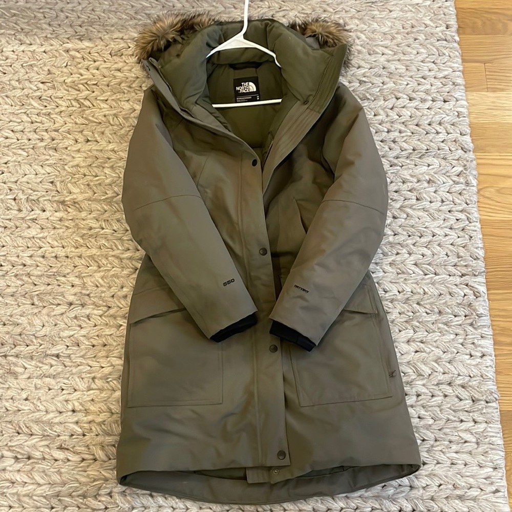 North Face New Outer Burroughs Parka in New Taupe  - Size M